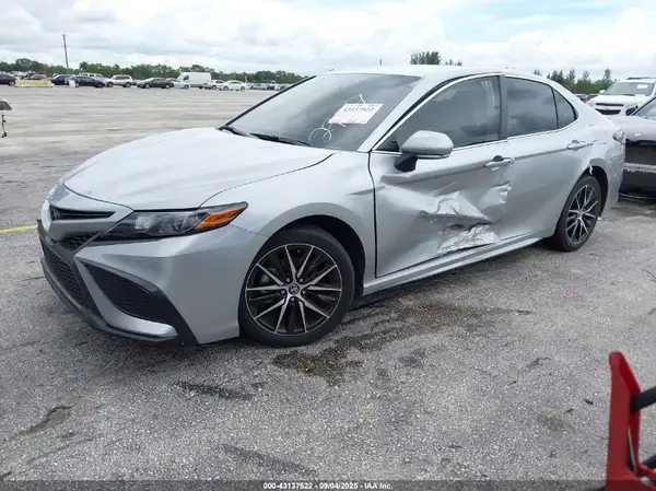 4T1G11AK3RU852989 2024 TOYOTA CAMRY - Image 2