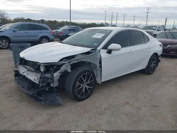4T1G11AK3RU855875 2024 TOYOTA CAMRY - Image 2