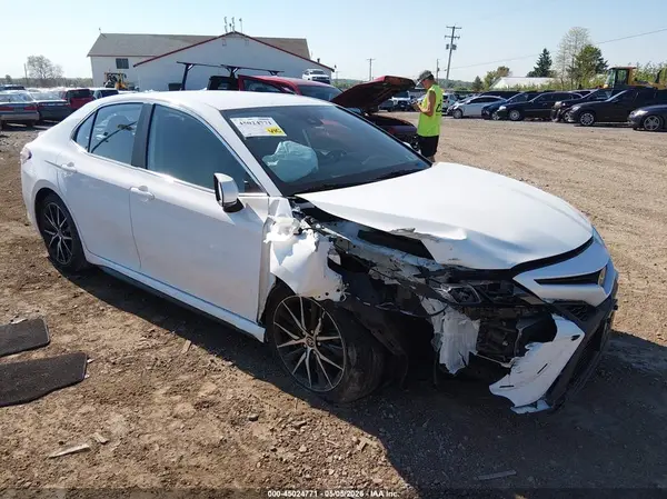 4T1G11AK3RU857061 2024 TOYOTA CAMRY - Image 1