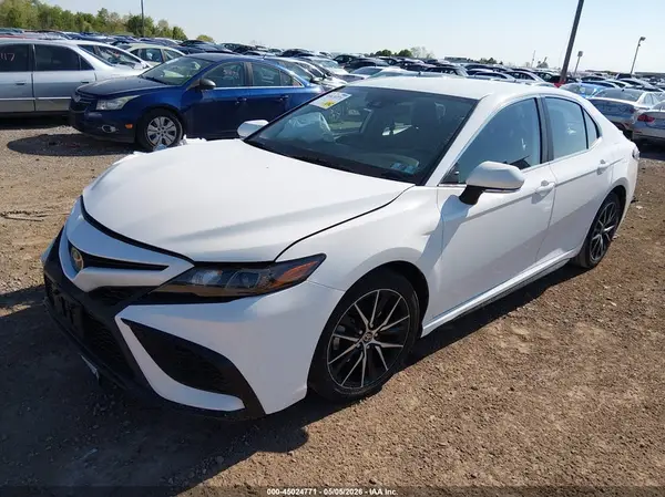 4T1G11AK3RU857061 2024 TOYOTA CAMRY - Image 2