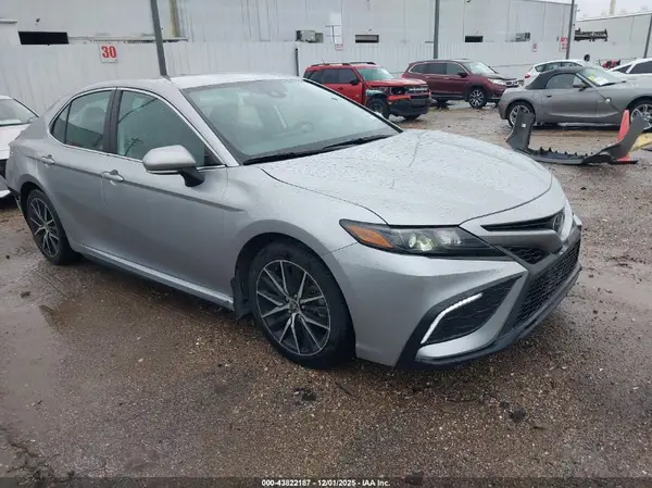 4T1G11AK3RU857206 2024 TOYOTA CAMRY - Image 1