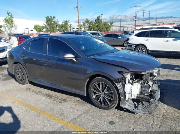 4T1G11AK3RU867816 2024 TOYOTA CAMRY - Image 1