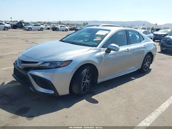4T1G11AK3RU871705 2024 TOYOTA CAMRY - Image 2