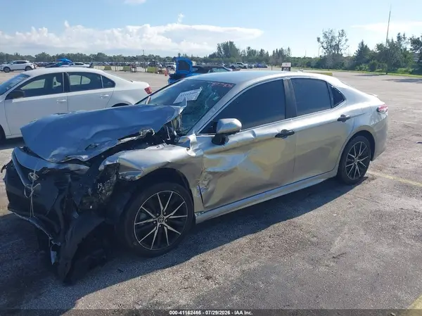 4T1G11AK3RU877858 2024 TOYOTA CAMRY - Image 2