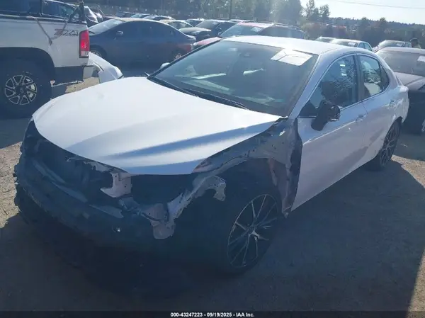 4T1G11AK3RU878279 2024 TOYOTA CAMRY - Image 2