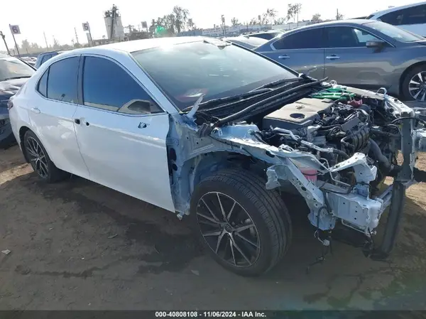 4T1G11AK3RU884437 2024 TOYOTA CAMRY - Image 1