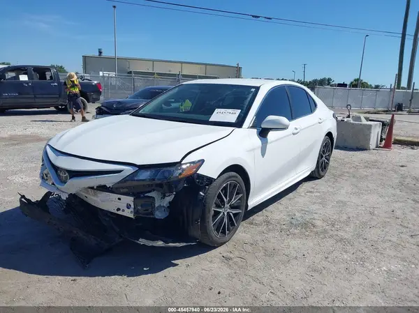4T1G11AK3RU886219 2024 TOYOTA CAMRY - Image 2