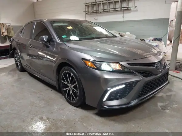 4T1G11AK3RU888021 2024 TOYOTA CAMRY - Image 1