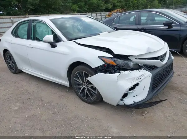 4T1G11AK3RU890030 2024 TOYOTA CAMRY - Image 1
