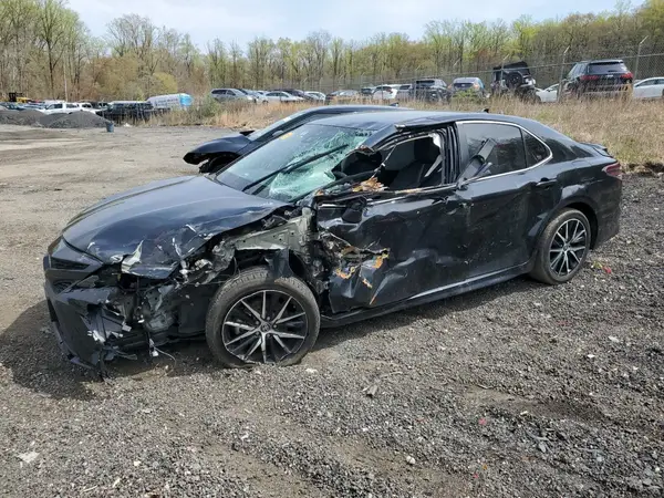4T1G11AK3RU893607 2024 TOYOTA CAMRY - Image 1