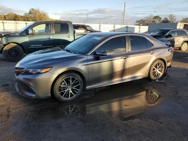 4T1G11AK3RU904928 2024 TOYOTA CAMRY - Image 1