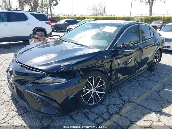 4T1G11AK3RU906310 2024 TOYOTA CAMRY - Image 2