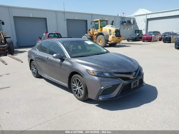 4T1G11AK3RU911068 2024 TOYOTA CAMRY - Image 1