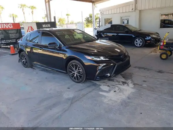 4T1G11AK3RU911636 2024 TOYOTA CAMRY - Image 1
