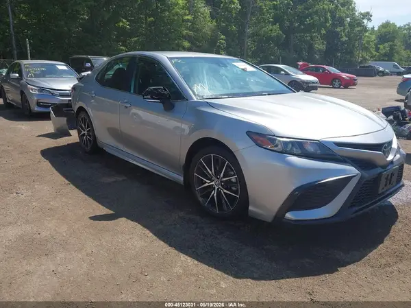 4T1G11AK3RU913029 2024 TOYOTA CAMRY - Image 1