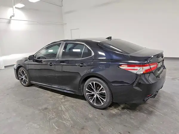 4T1G11AK4LU301607 2020 TOYOTA CAMRY - Image 2