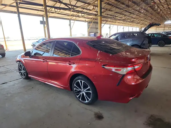 4T1G11AK4LU308055 2020 TOYOTA CAMRY - Image 2
