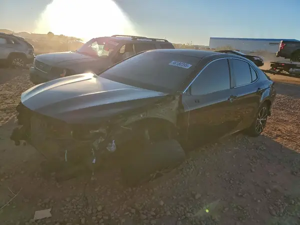 4T1G11AK4LU324885 2020 TOYOTA CAMRY - Image 1