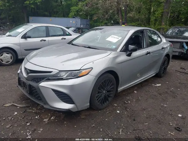 4T1G11AK4LU325633 2020 TOYOTA CAMRY - Image 2