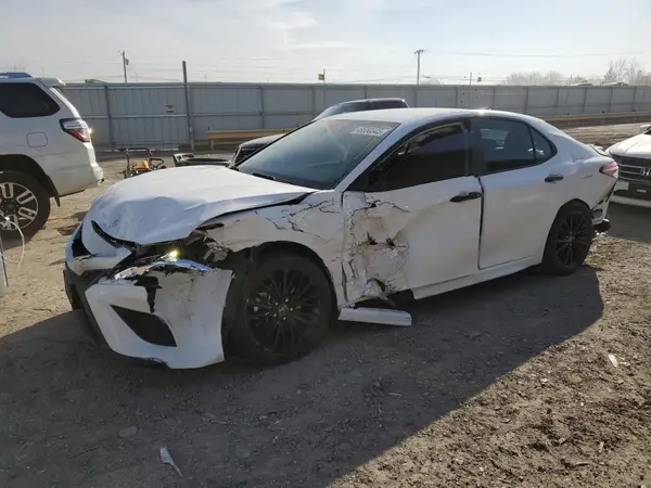 4T1G11AK4LU329911 2020 TOYOTA CAMRY - Image 1
