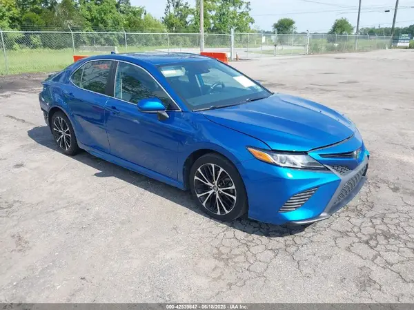 4T1G11AK4LU343906 2020 TOYOTA CAMRY - Image 1