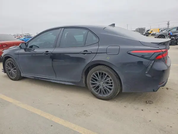 4T1G11AK4LU354985 2020 TOYOTA CAMRY - Image 2
