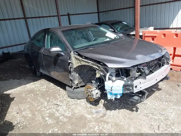 4T1G11AK4LU358180 2020 TOYOTA CAMRY - Image 1