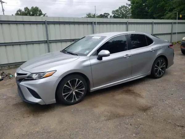 4T1G11AK4LU360611 2020 TOYOTA CAMRY - Image 1