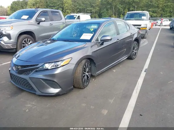 4T1G11AK4LU360818 2020 TOYOTA CAMRY - Image 2