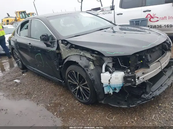 4T1G11AK4LU364223 2020 TOYOTA CAMRY - Image 1