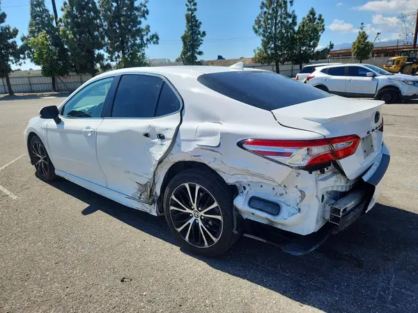4T1G11AK4LU370877 2020 TOYOTA CAMRY - Image 2