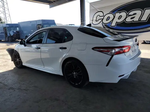 4T1G11AK4LU371527 2020 TOYOTA CAMRY - Image 2