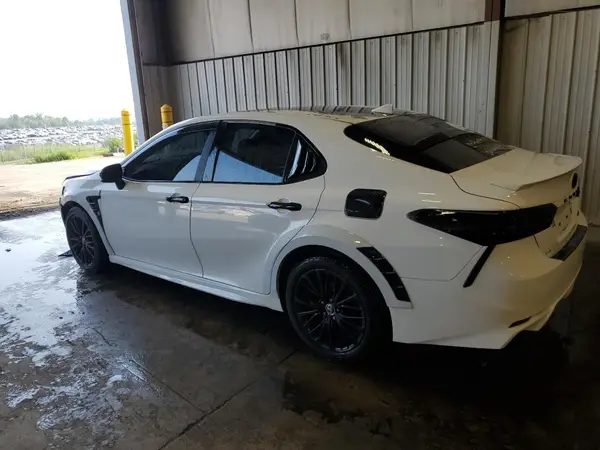 4T1G11AK4LU375979 2020 TOYOTA CAMRY - Image 2