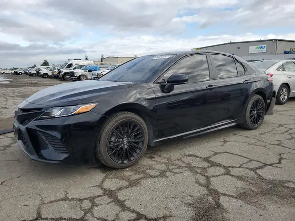 4T1G11AK4LU383032 2020 TOYOTA CAMRY - Image 1