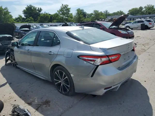 4T1G11AK4LU502942 2020 TOYOTA CAMRY - Image 2