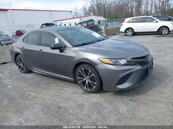 4T1G11AK4LU863586 2020 TOYOTA CAMRY - Image 1
