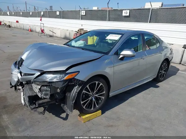 4T1G11AK4LU864477 2020 TOYOTA CAMRY - Image 2