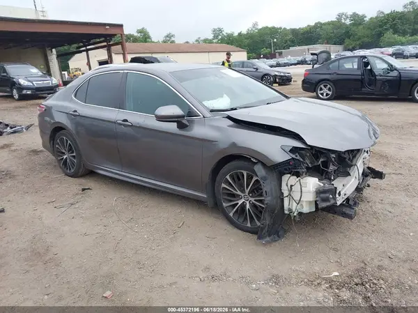 4T1G11AK4LU868903 2020 TOYOTA CAMRY - Image 1