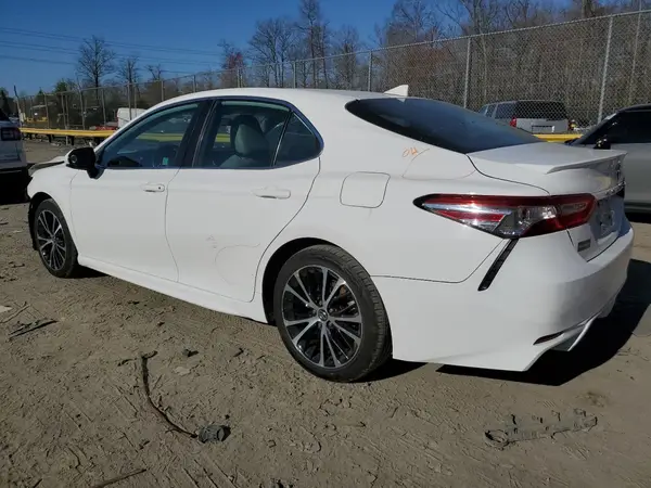 4T1G11AK4LU886642 2020 TOYOTA CAMRY - Image 2