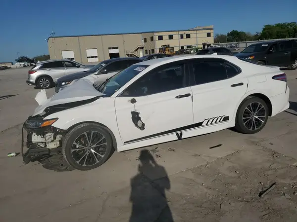 4T1G11AK4LU889329 2020 TOYOTA CAMRY - Image 1