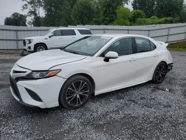 4T1G11AK4LU889976 2020 TOYOTA CAMRY - Image 1