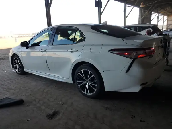 4T1G11AK4LU896541 2020 TOYOTA CAMRY - Image 2