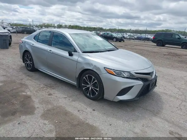 4T1G11AK4LU896765 2020 TOYOTA CAMRY - Image 1