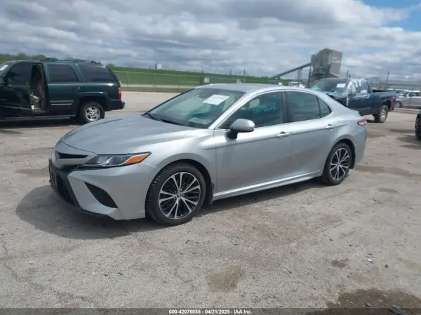 4T1G11AK4LU896765 2020 TOYOTA CAMRY - Image 2