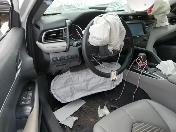 4T1G11AK4LU898225 2020 TOYOTA CAMRY - Image 8