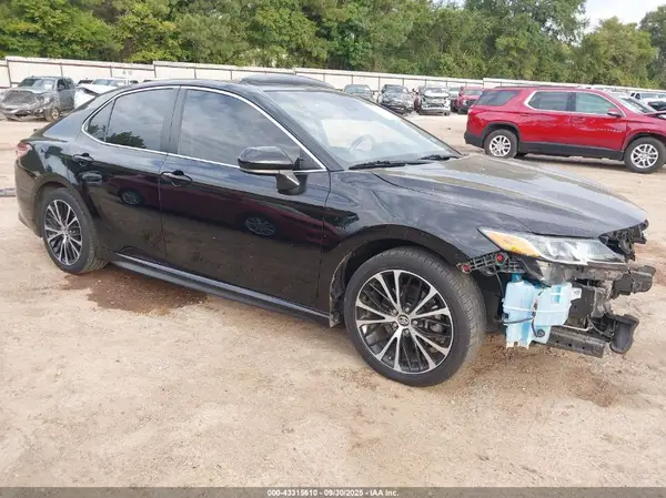 4T1G11AK4LU900765 2020 TOYOTA CAMRY - Image 1