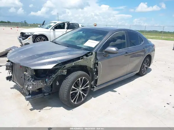 4T1G11AK4LU909949 2020 TOYOTA CAMRY - Image 2