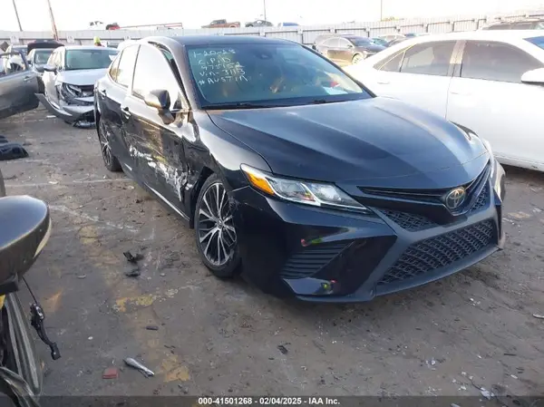 4T1G11AK4LU913113 2020 TOYOTA CAMRY - Image 1