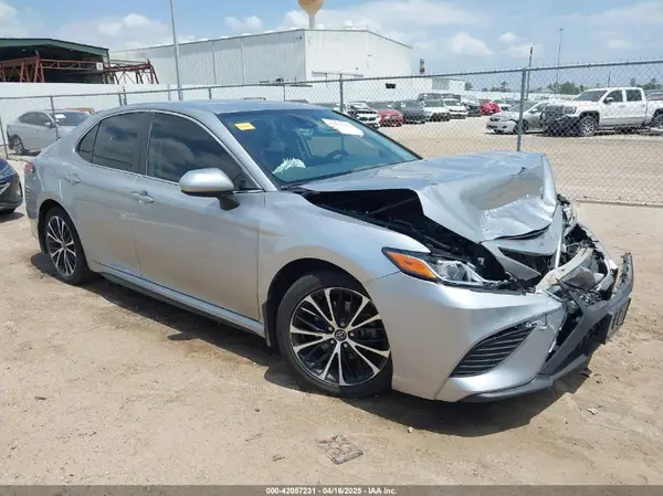 4T1G11AK4LU916836 2020 TOYOTA CAMRY - Image 1