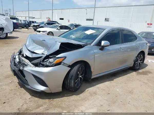 4T1G11AK4LU916836 2020 TOYOTA CAMRY - Image 2